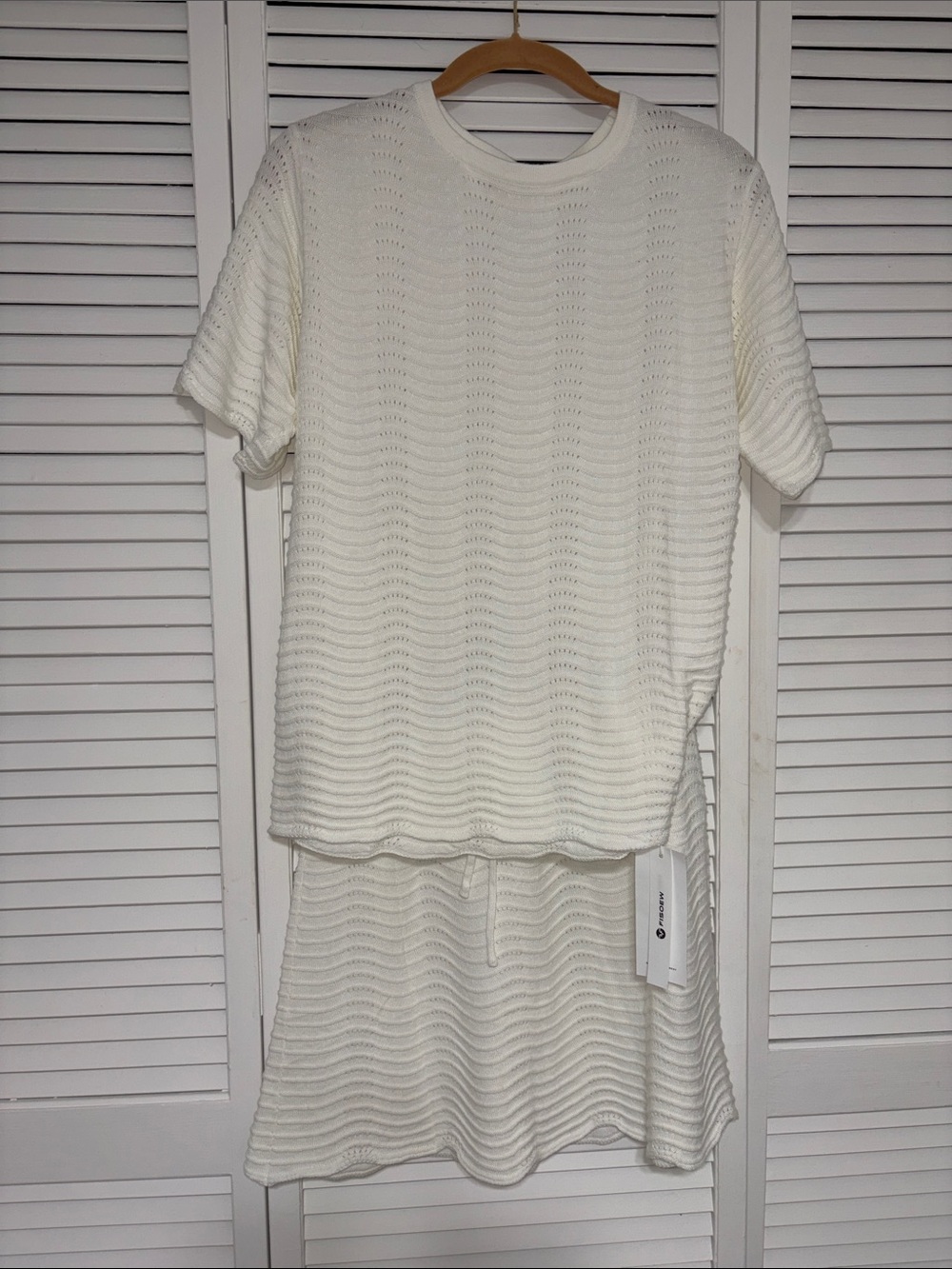 Women’s White Textured Knit Skirt /Top Knit set
